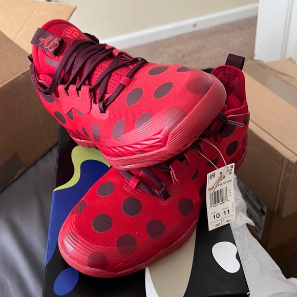 Selling basketball shoes